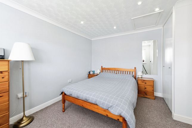 17, Starina Gardens, Waterlooville photo 4