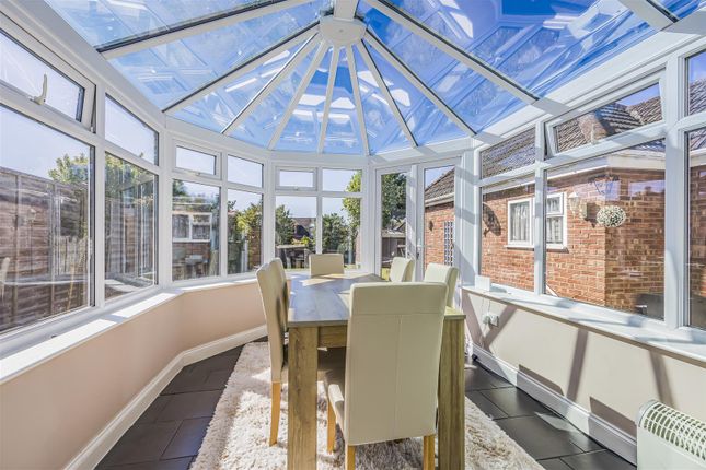 31, Morelands Road, Waterlooville photo 2
