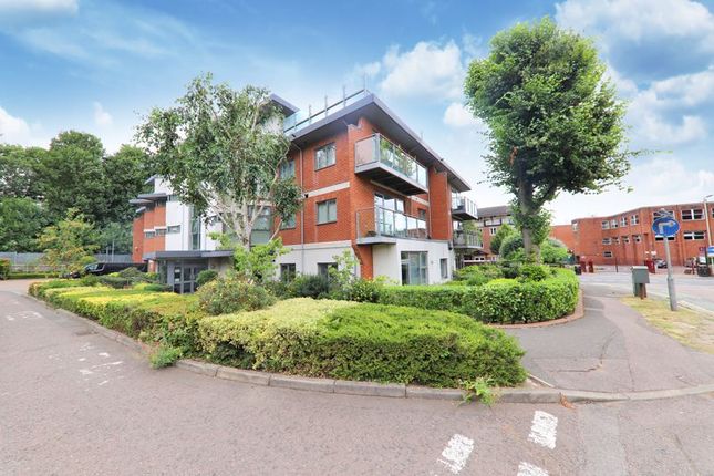 Thumbnail Flat to rent in The Cloisters, Rickmansworth
