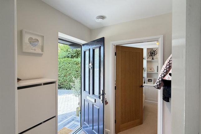 46, Stratford Road, Warwick photo 2