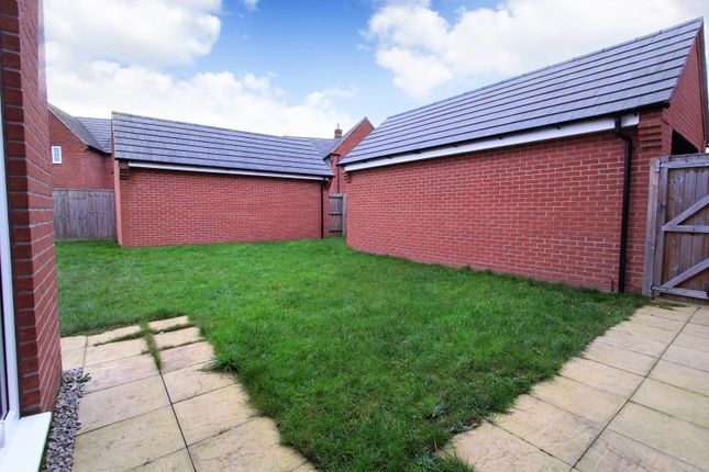 Detached house to rent in East Lawn Drive, Doveridge, Ashbourne.