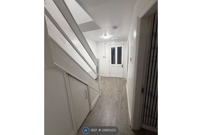 Larch Avenue, Birmingham photo 4