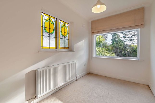 35, Farm Avenue, Harrow photo 3