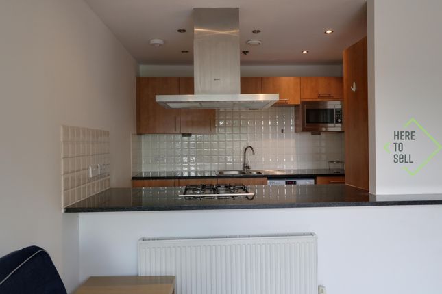 Flat 11, London photo 2