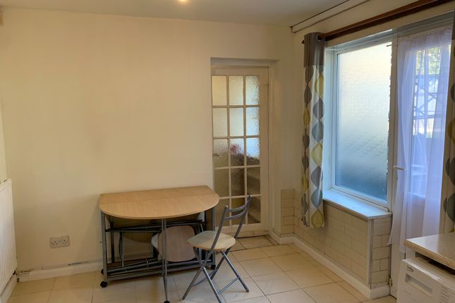 2, The Briars, Newcastle photo 5
