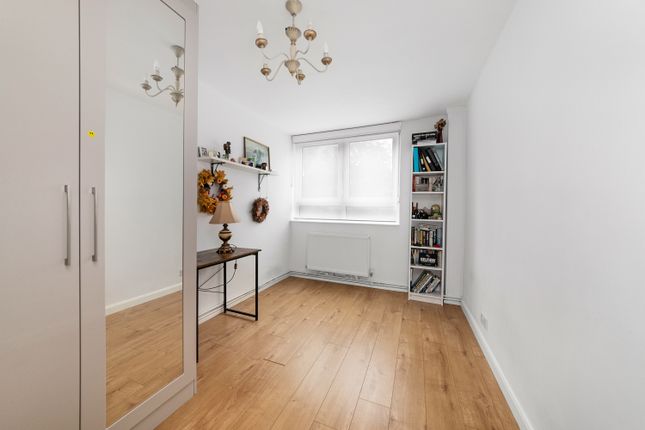 96, Plough Way, London photo 3