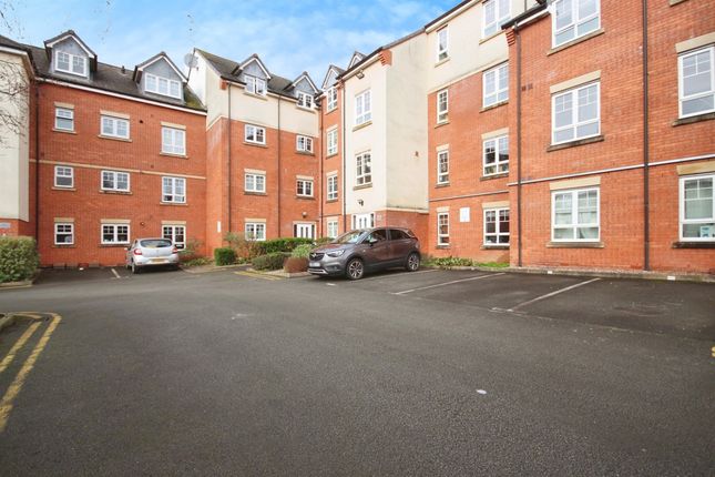 Flat for sale in Turberville Place, Warwick