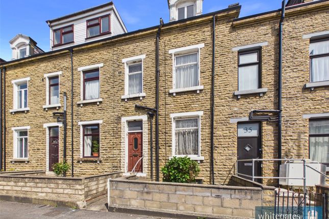 4-bed house on 33, Carlisle Terrace, West Yorkshire, £150,000
