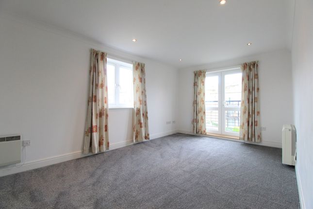 Flat for sale in Bloyes Mews, Clarendon Way, Colchester