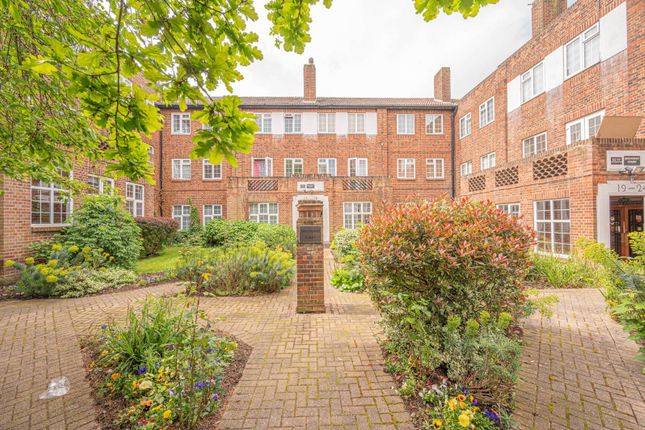 Thumbnail Flat to rent in Beechcroft Court, Temple Fortune, London