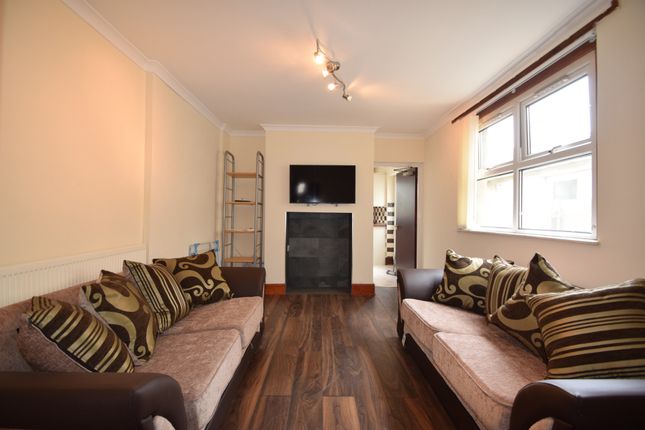 6-bed terraced on Glenroy Street, Cardiff, £3,060/mo