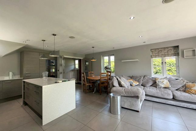 Chestnut Green Cottage,, Racefield Close, Kent photo 3