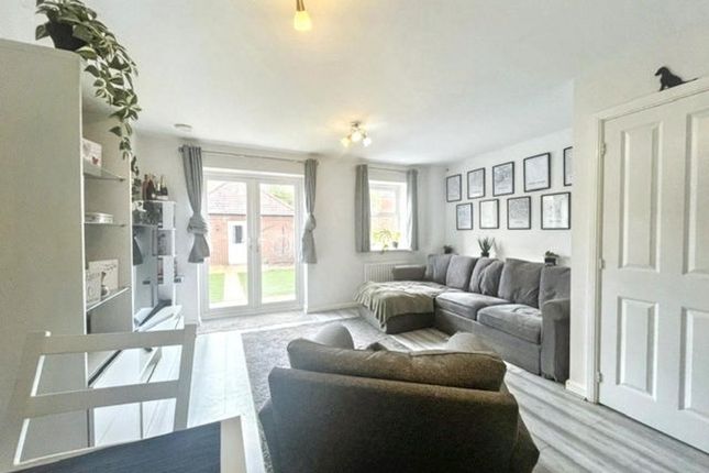 7, Bunting Close, Hemel Hempstead photo 2