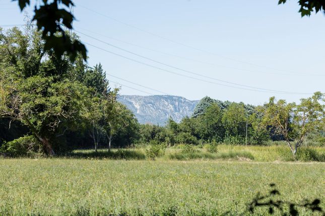 Property for sale in Mollégès, Bouches-Du-Rhône, Provence-Alpes-Côte D'azur, France