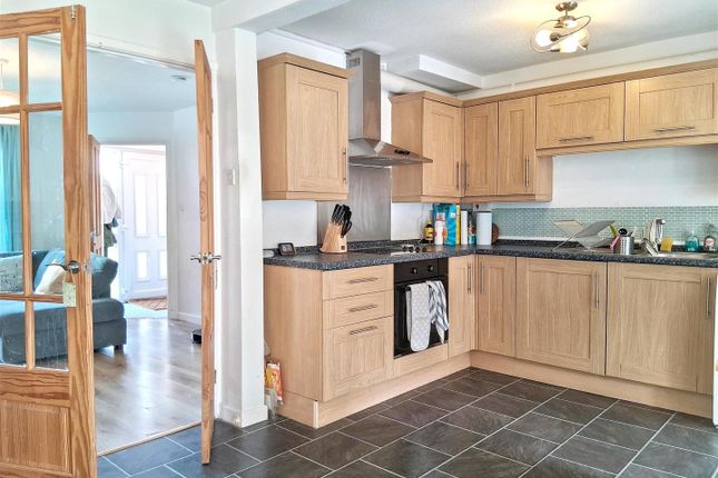 17, Chestnut Close, Bristol photo 2