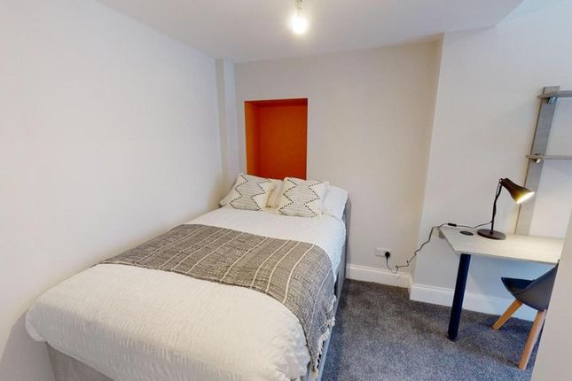 A Cozy And Well-Maintained Double Bedroom, Perfect...