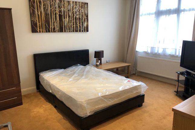 Thumbnail Room to rent in Brunswick Avenue, London