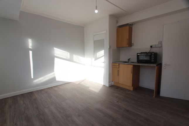 Thumbnail Studio to rent in Mitchell Road, London