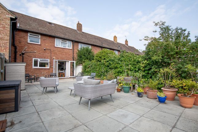 6 Hornbeam Road, Guildford photo 2
