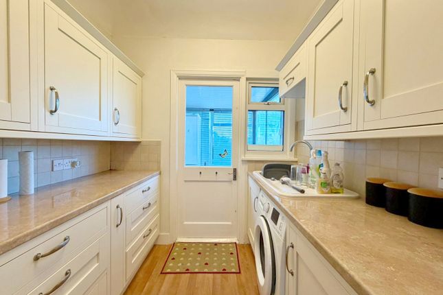 15, Agnes Avenue, Leigh-On-Sea photo 2