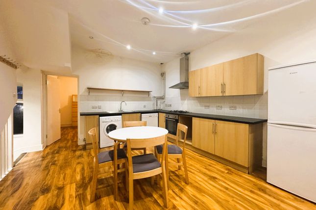 31a, Vicarage Grove, London photo 3