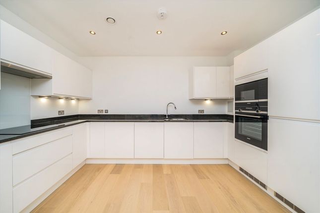 2 Ridgmount Apartments, 7-9, Darlaston Road, London photo 3