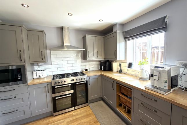 2, Elder Close, Beeston, Sandy photo 3