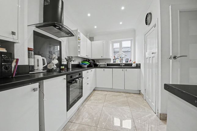 33 Wynter Road, Southampton photo 2