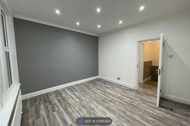 Bedroom 2 - Double Room