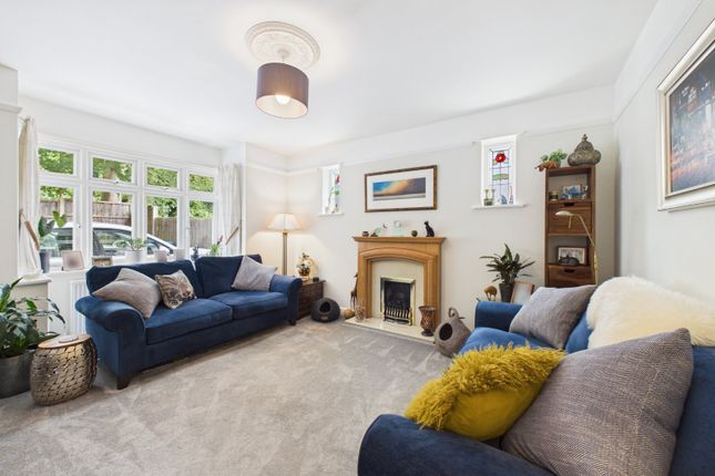 305, Farnborough Road, Farnborough photo 4