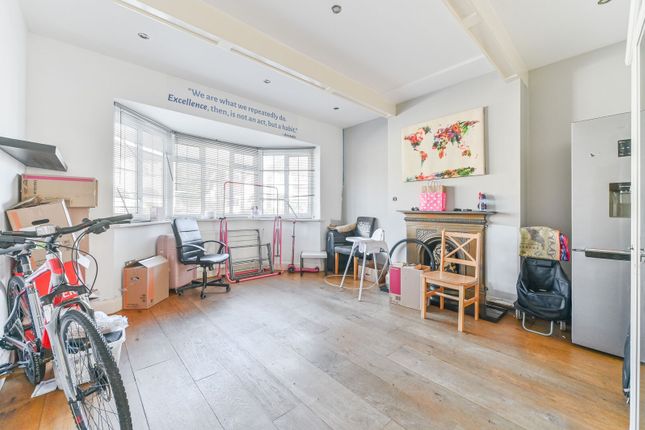 6-bed terraced on Groveland Avenue, SW16, Norbury, £550,000
