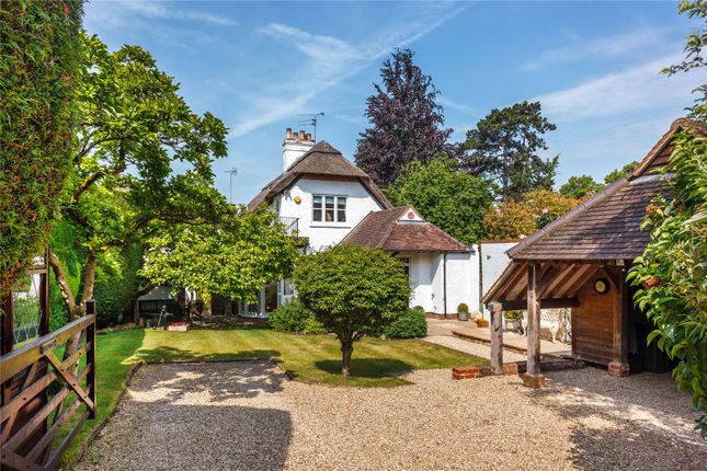 Link-detached house for sale in High Street, Wargrave, Berkshire