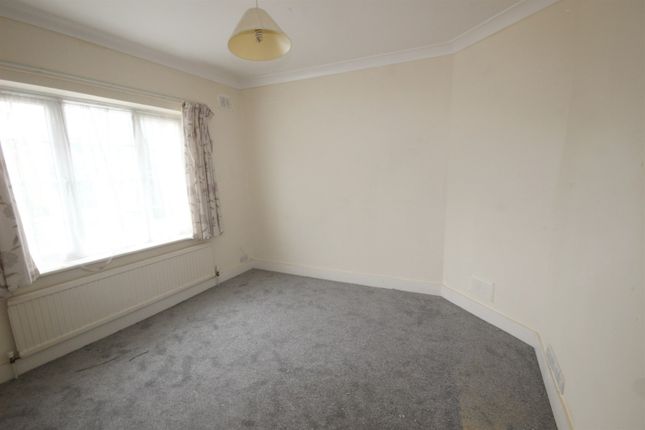 81, Station Road, Princes Risborough photo 4