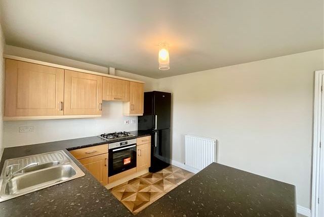 53, Grange Farm Drive Aston, Sheffield photo 4