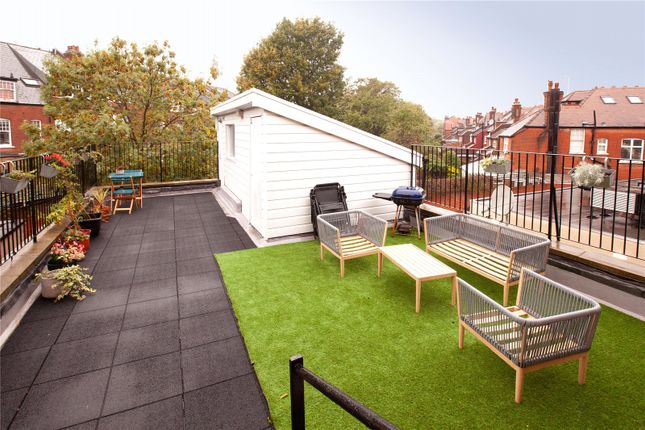 Thumbnail Flat for sale in Queens Lane, Muswell Hill, London