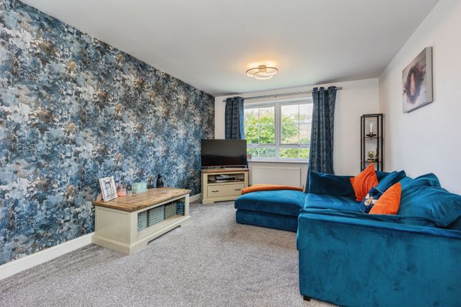 176, Hattersley Road West, Hyde photo 4