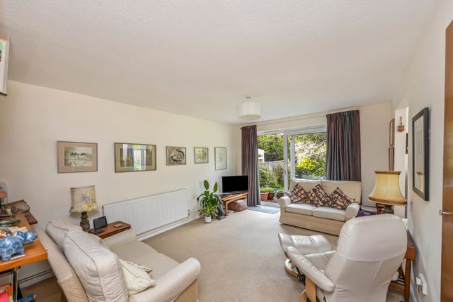 9 Curbey Close, Pulborough photo 4