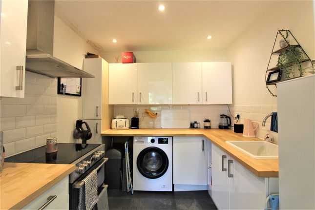 Flat for sale in White Dirt Lane, Clanfield, Waterlooville, Hampshire