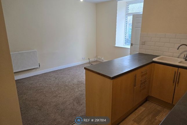 Napier Street, Queensbury, Bradford photo 3