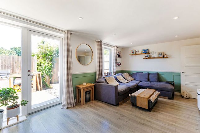 5, Abbey Walk, West Molesey photo 3
