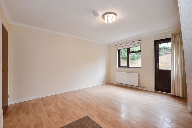 18, Harvest Close, Winchester photo 4