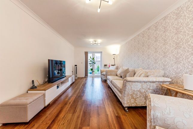 10, Scarsdale Way, Grantham photo 2