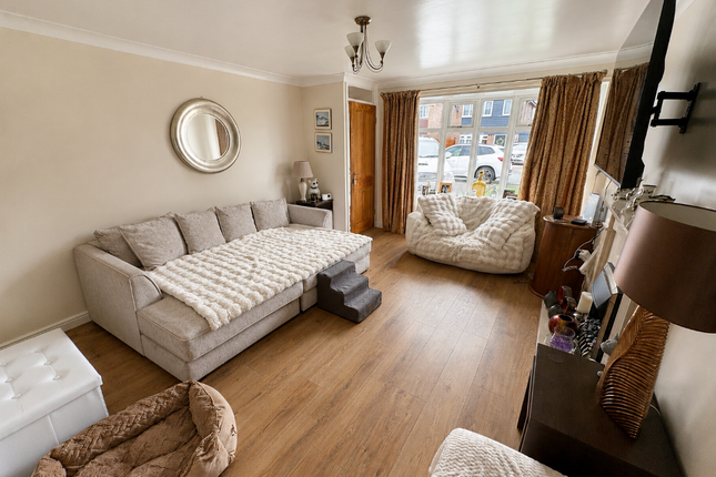 6, Eden Close, Cannock photo 3