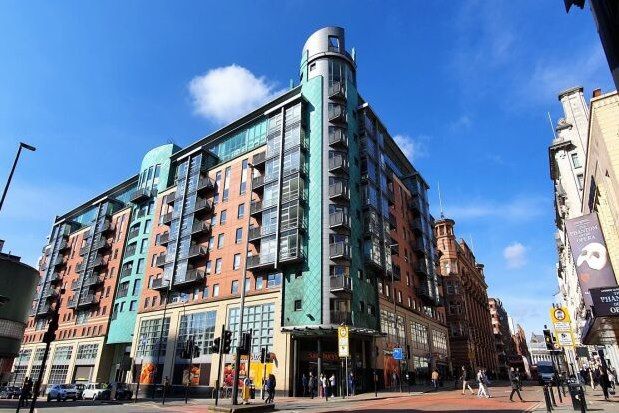 Flat to rent in Whitworth Street West, Manchester