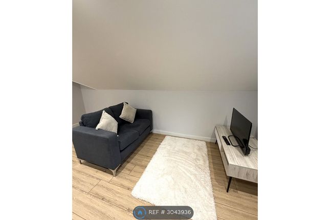 Flat  A, Northgate, Hessle photo 2