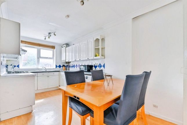 21, Mundford Road, London photo 2