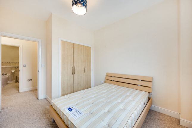 Flat to rent in Swinhoe Place, Culcheth, Warrington, Cheshire