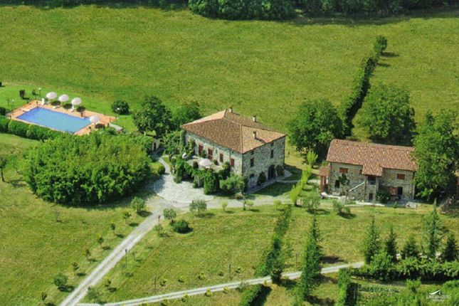 Farmhouse for sale in Massa-Carrara, Villafranca In Lunigiana, Italy
