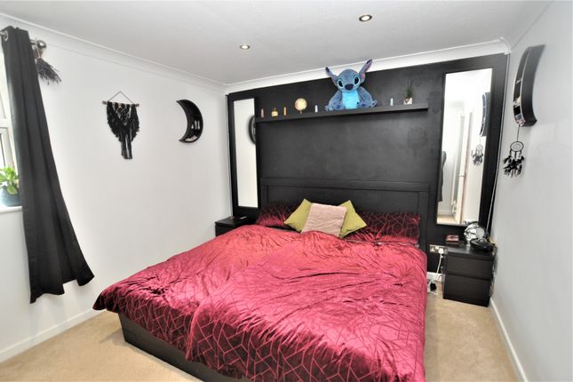Penthouse to rent in Oakhill, Letchworth Garden City