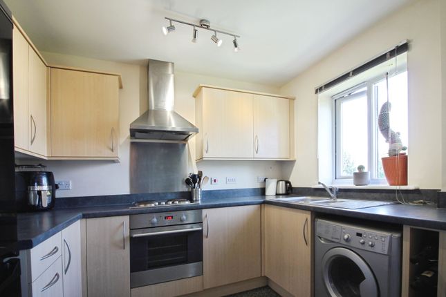 30, Swarcliffe Approach, Leeds photo 4